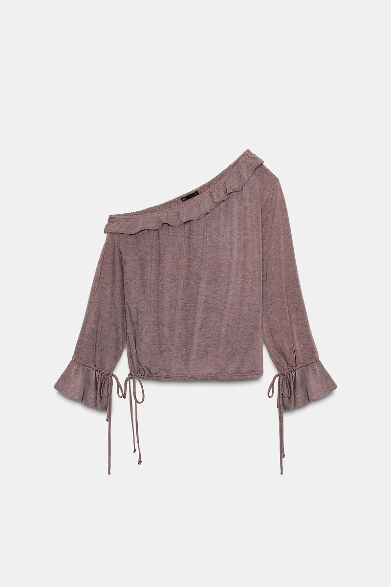 SOFT RUFFLED TOP