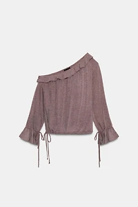 SOFT RUFFLED TOP