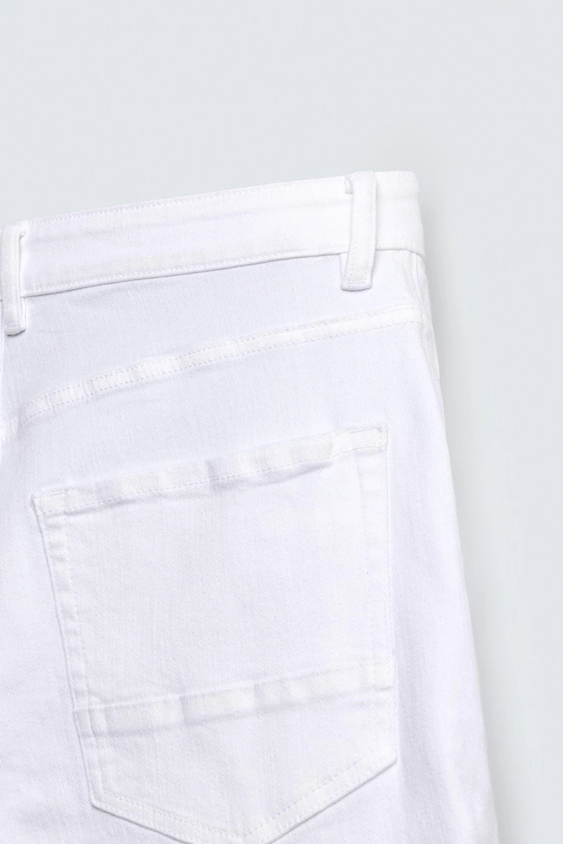 JEAN SKINNY FIT DÉCHIRÉ