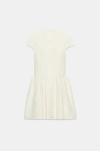 ROBE COURTE EN DENTELLE À BOUTONS CONTRASTE