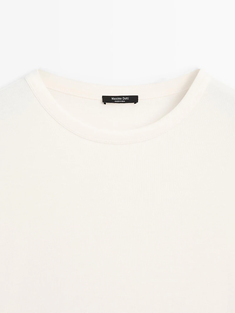 Long sleeve T-shirt with rounded hem