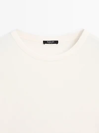 Long sleeve T-shirt with rounded hem