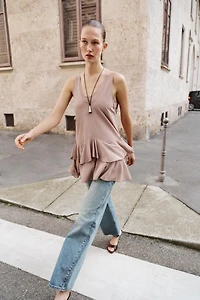 ROBE COURTE À VOLANTS
