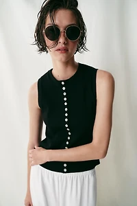 BUTTONED TOP