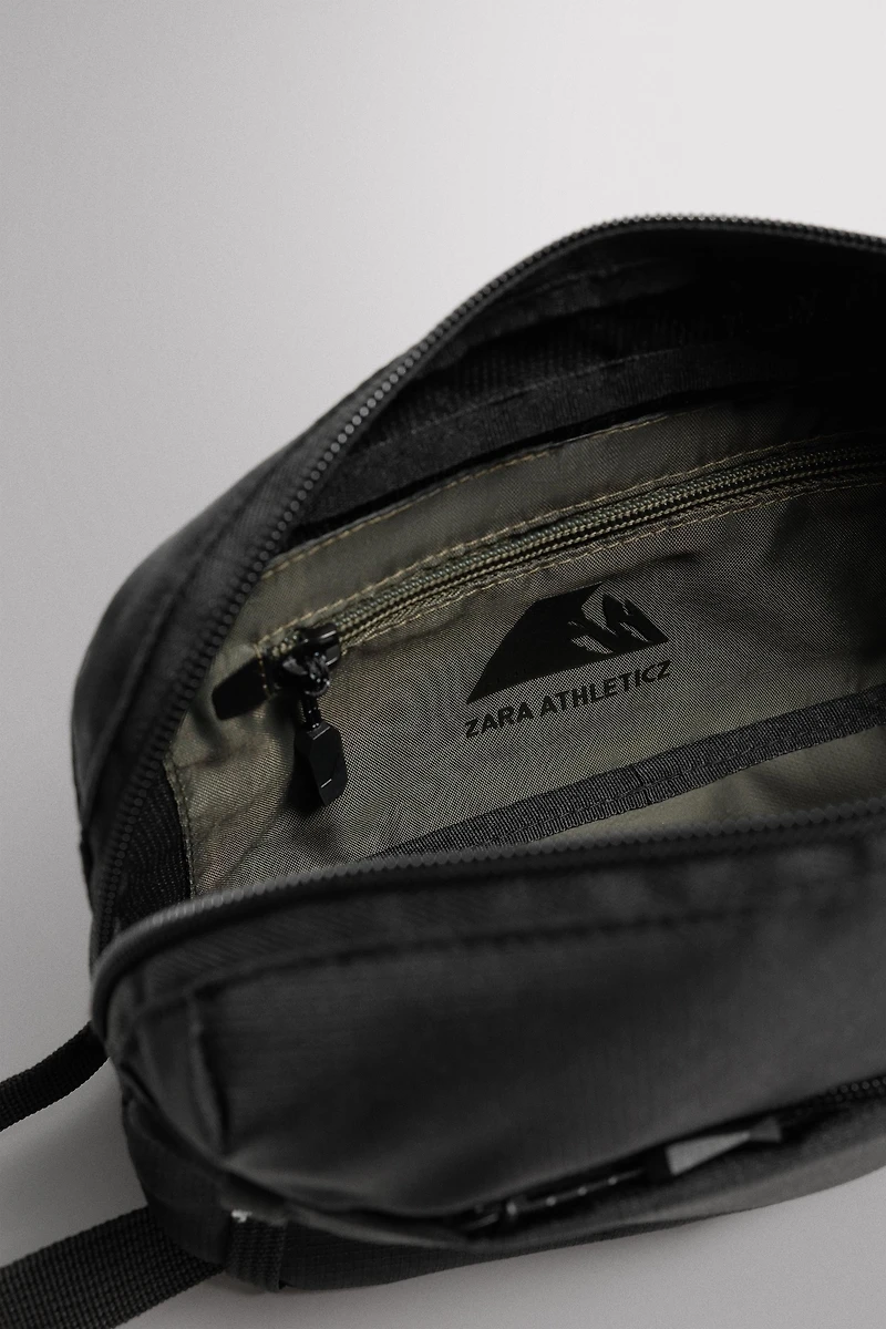 SPORTS TOILETRY BAG
