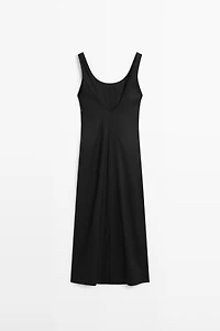 Robe courte à décolleté rond