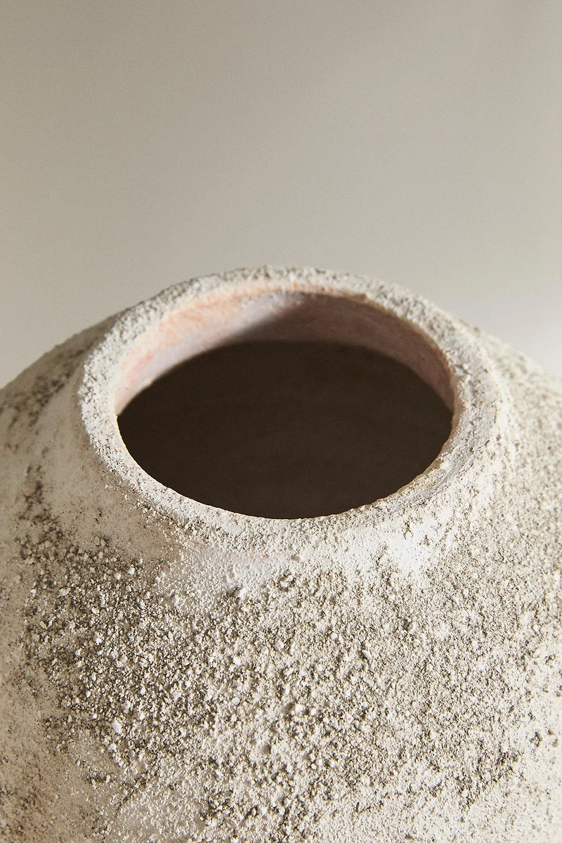 CERAMIC VASE