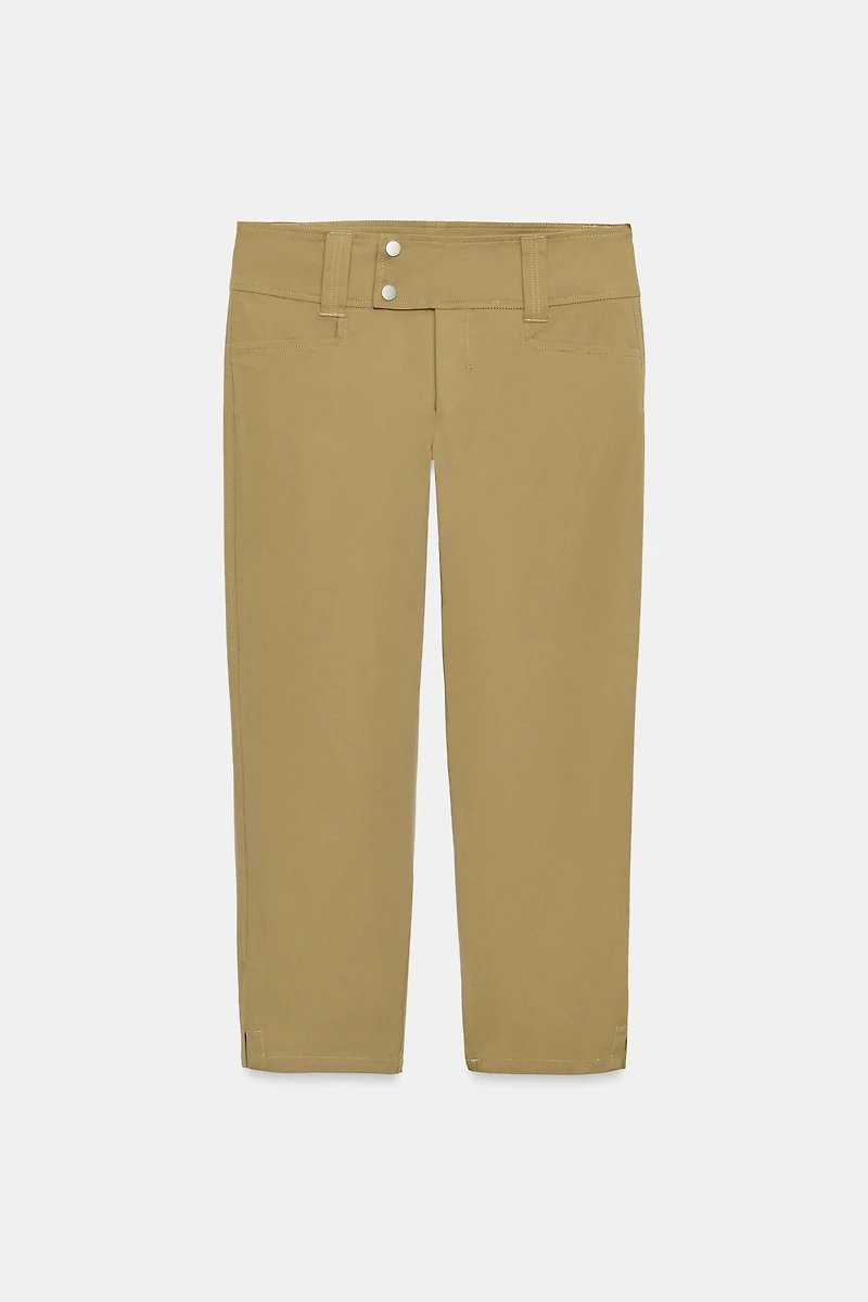 BUCKLED CAPRI PANTS