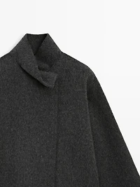 Manteau cape à col montant en laine mélangée