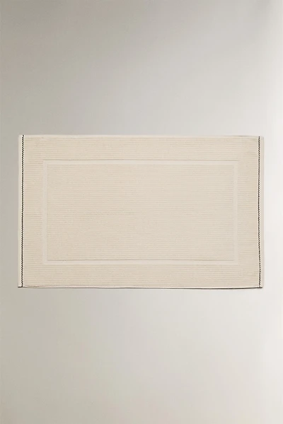 RIBBED TEXTURED BATH MAT