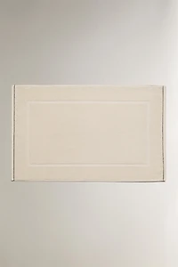 RIBBED TEXTURED BATH MAT