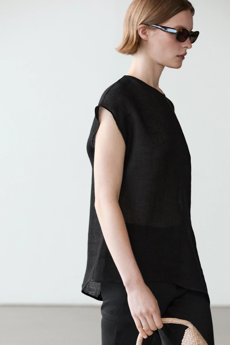 Flowing asymmetric linen top