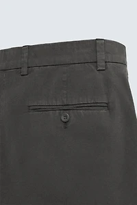 REGULAR FIT PLEATED BERMUDA SHORTS