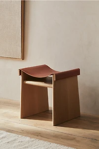 STOOL 02