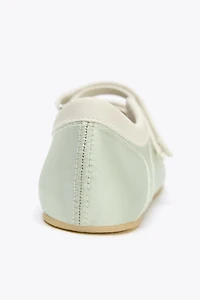 SATIN EFFECT STITCHED BALLET FLATS