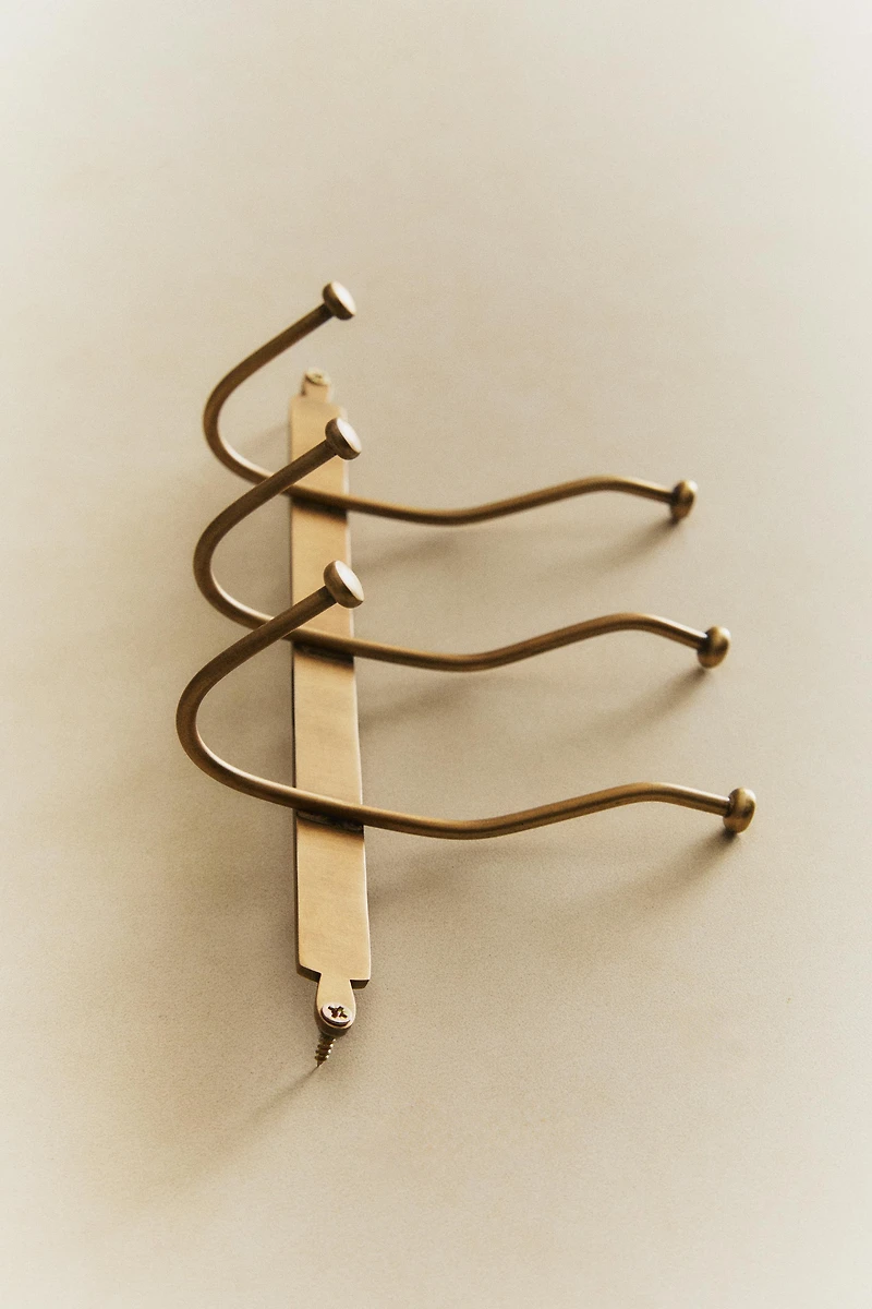 GOLDEN WALL HANGER