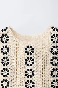 CROCHET FLORAL KNIT TOP