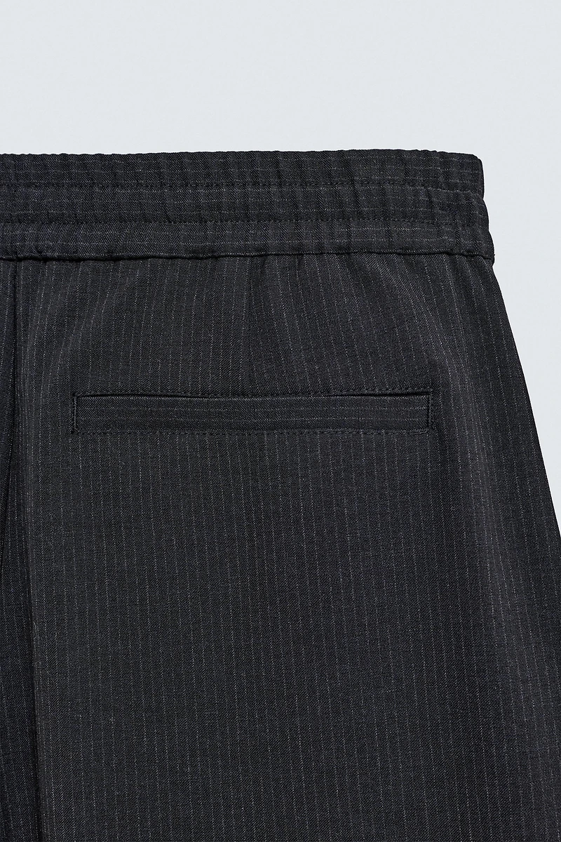 PANTALON COUPE DÉCONTRACTÉE À RAYURES