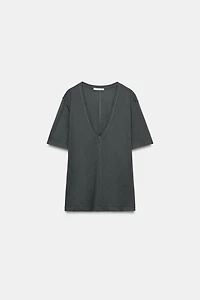 FLOWY V-NECK T-SHIRT