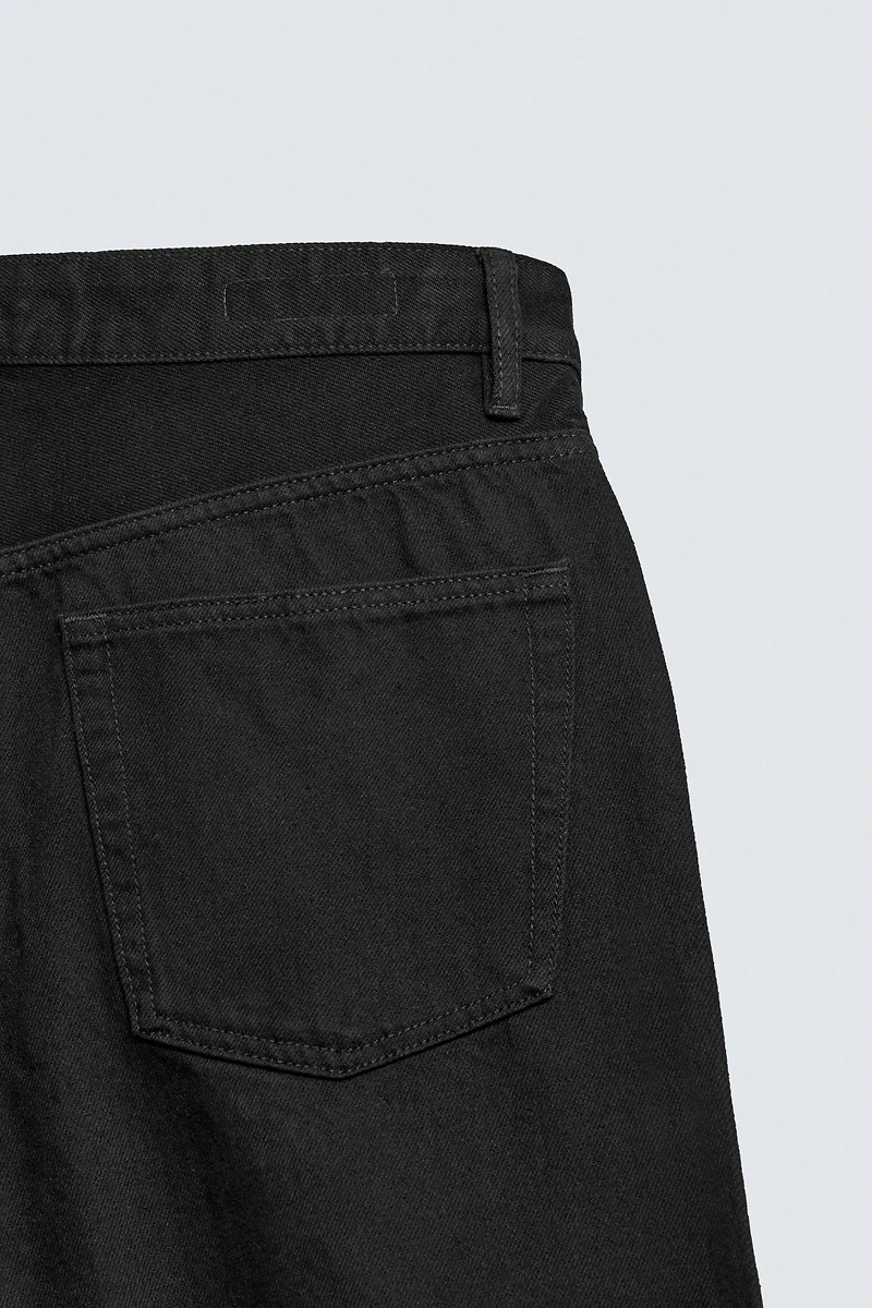 LOOSE FIT JEANS