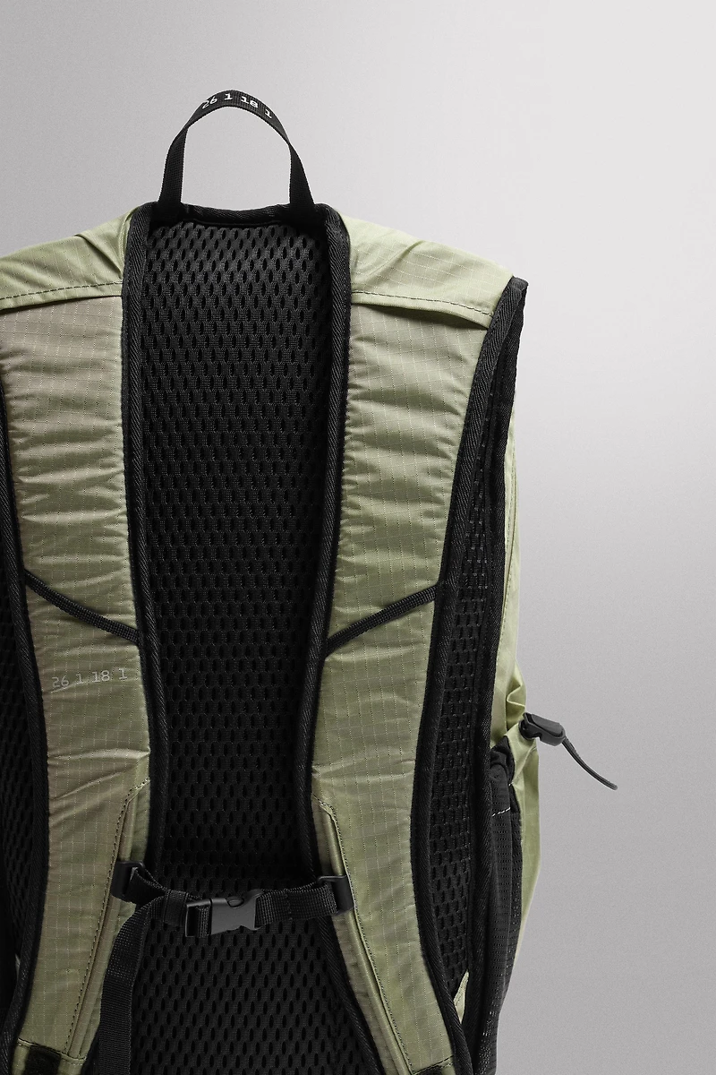 MULTI-POCKET SPORTS BACKPACK
