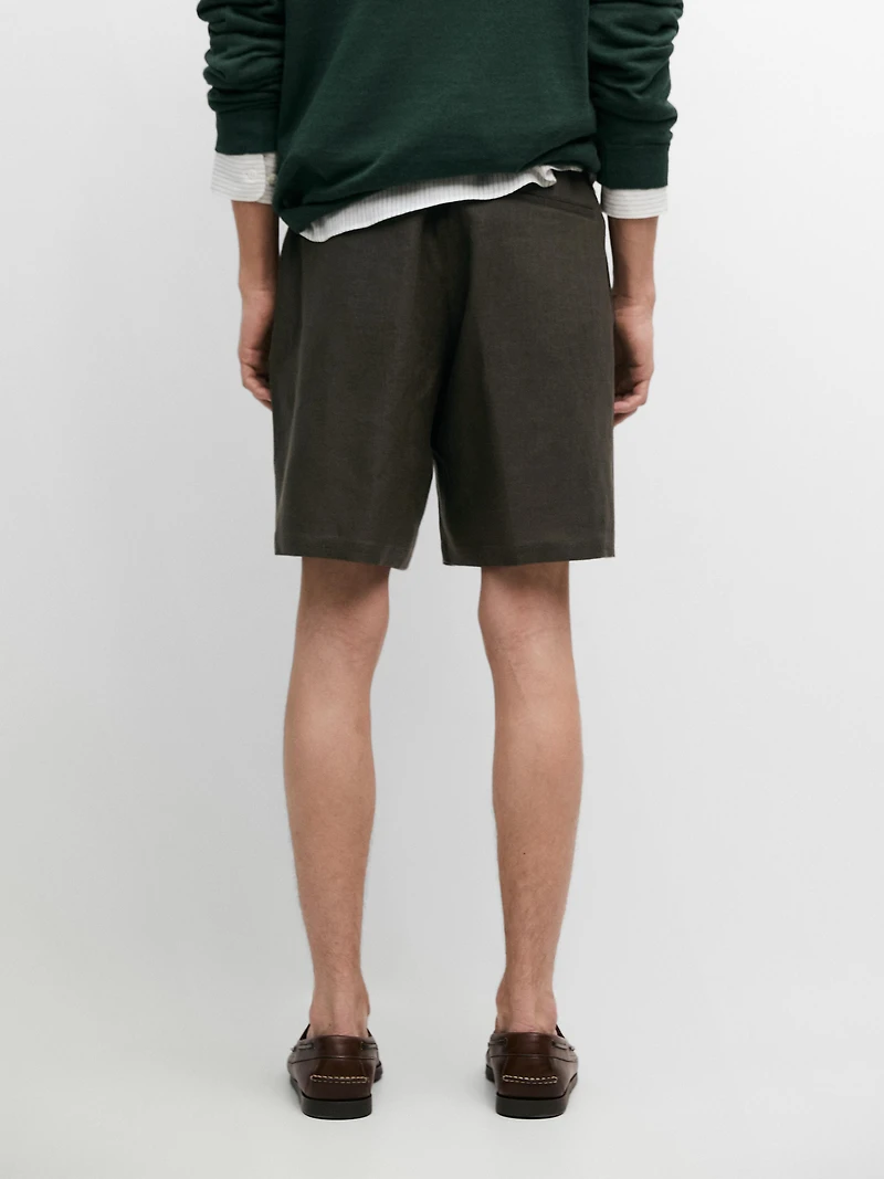 Total look linen Bermuda shorts with elasticated detail