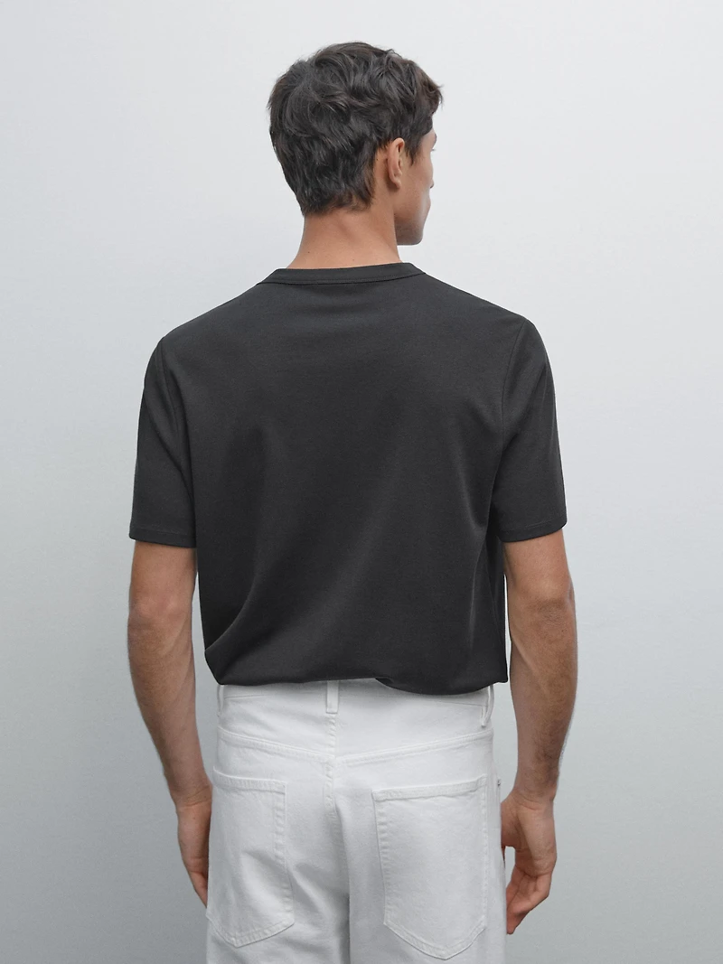 Short sleeve cotton blend T-shirt