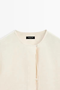 100% linen shirt with neckline detail