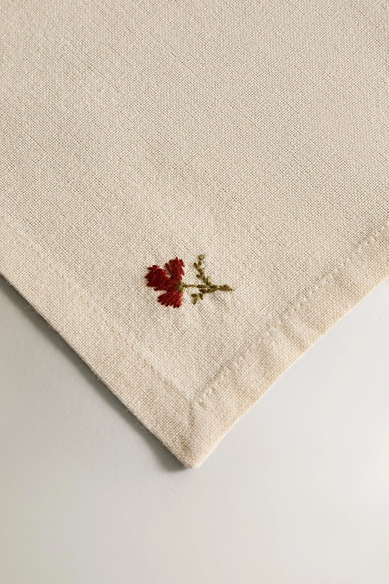EMBROIDERED COTTON TABLECLOTH