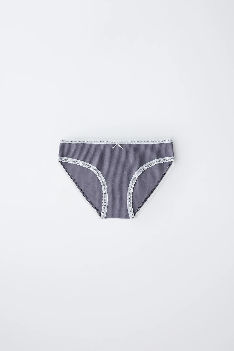 AGES 6-14 / THREE-PACK OF LACE UNDERWEAR