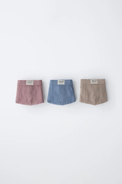 AGES 6- / THREE-PACK OF RIBBED BOXERS WITH LABEL