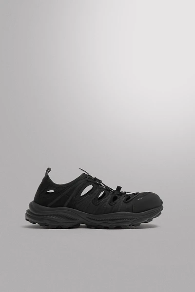 ATHLETIC SNEAKERS