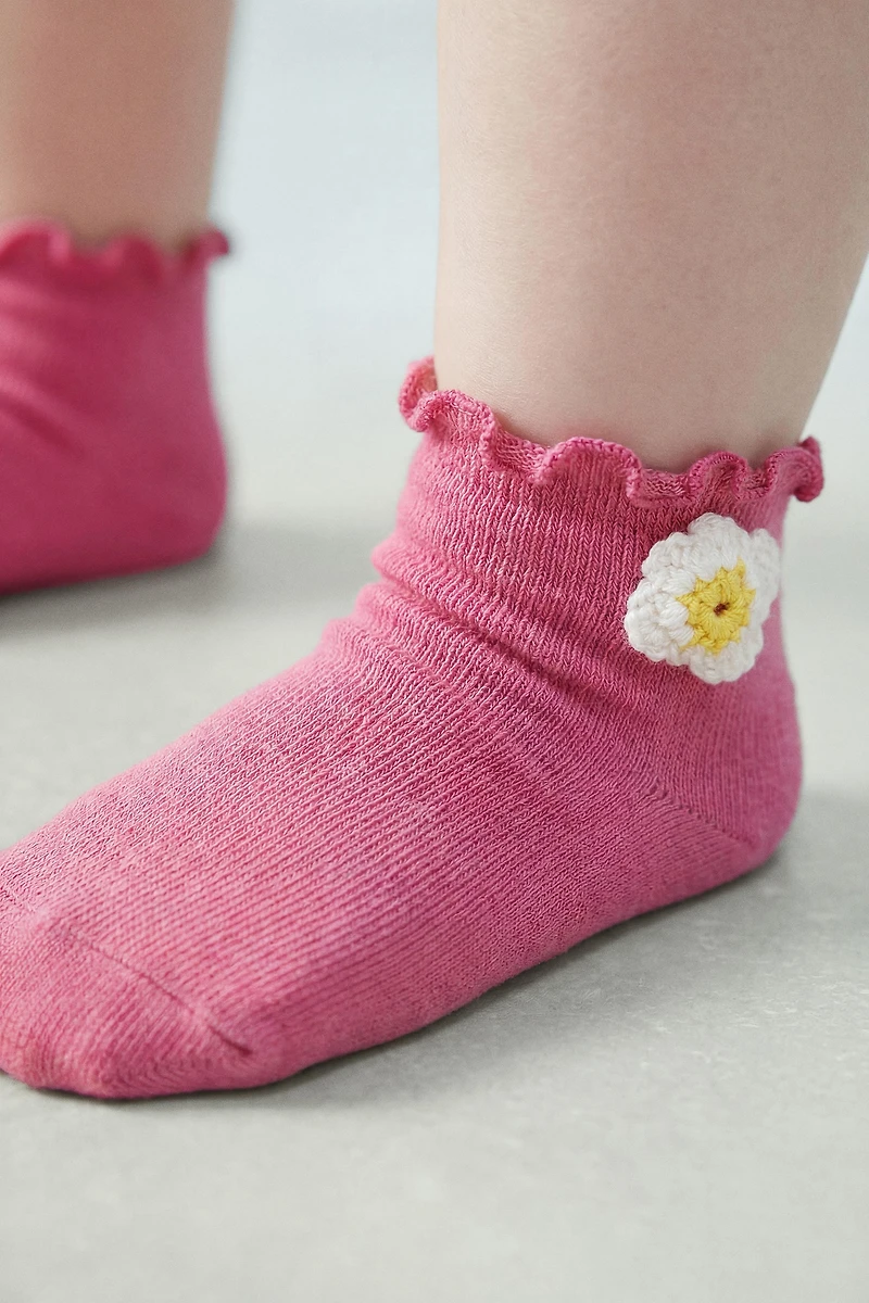 TWO-PACK OF SHORT FLORAL SOCKS