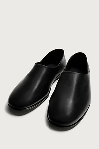LEATHER LOAFERS