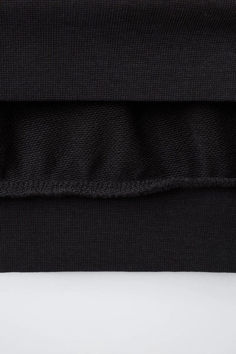 T-SHIRT EN MOLLETON AVEC INSCRIPTION