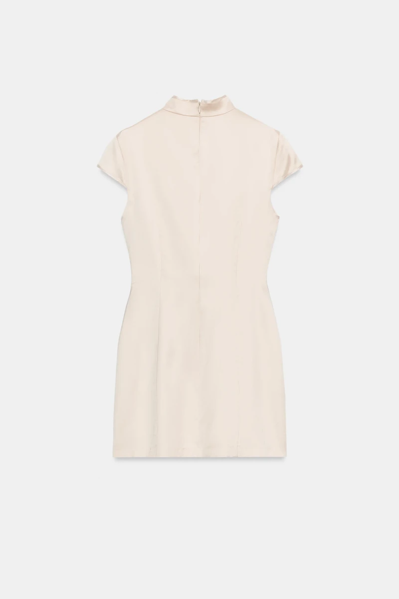 ROBE COURTE SATINÉE FENDUE