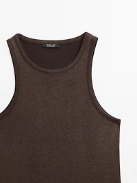 Round neck top with shimmery detail