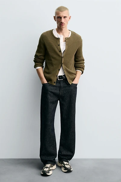 CHUNKY SOLE SNEAKERS