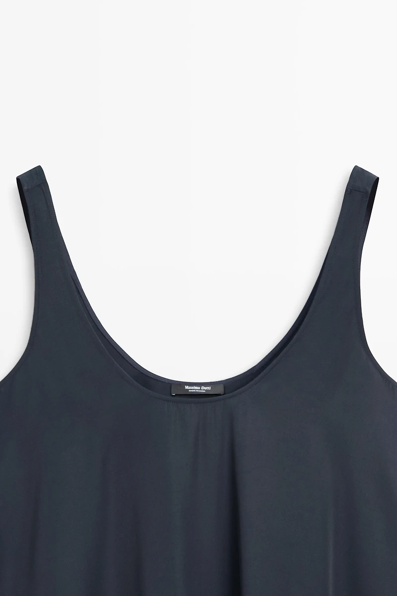 Flowing flared dress with straps