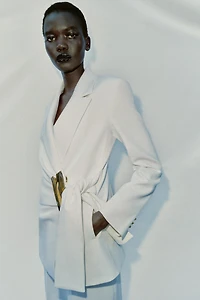 VESTE CROISÉE À BOUCLE