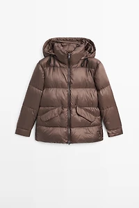 Water-repellent shiny down jacket