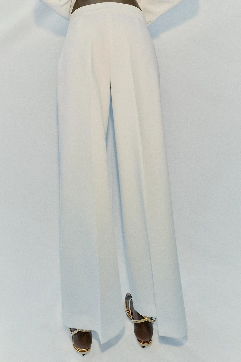 HIGH-WAISTED STRAIGHT LEG PANTS