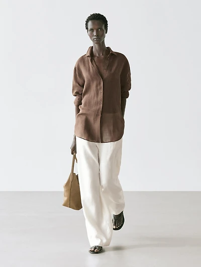 Flowing shirt with collar
