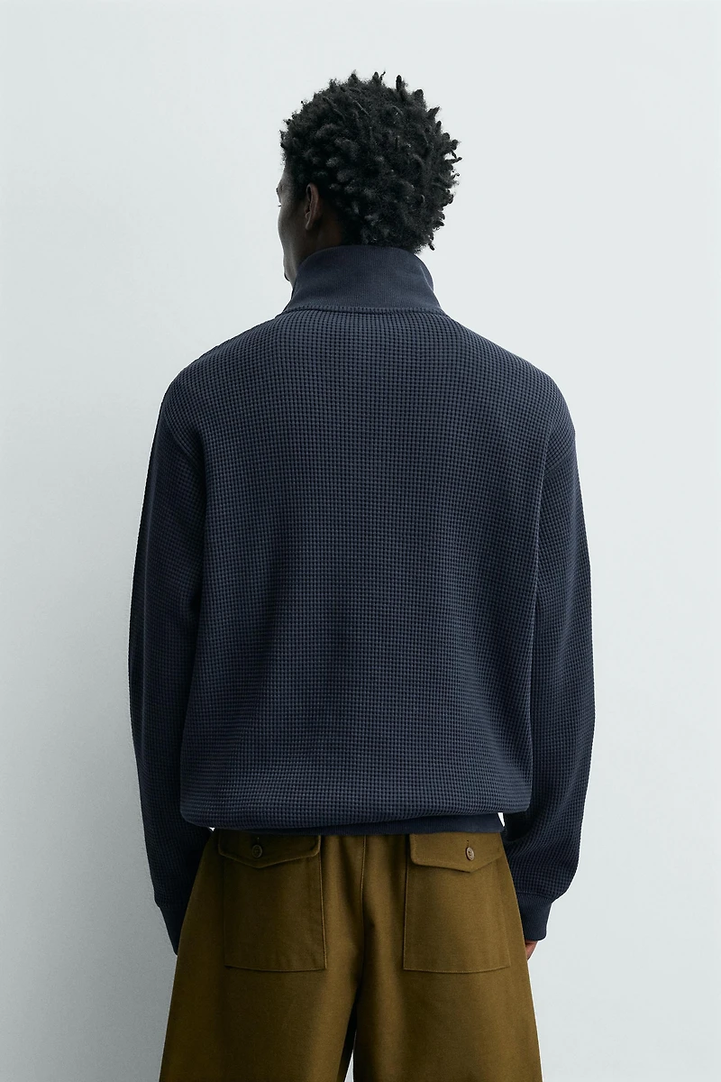 WAFFLE TEXTURED SWEATSHIRT