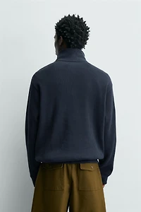 WAFFLE TEXTURED SWEATSHIRT