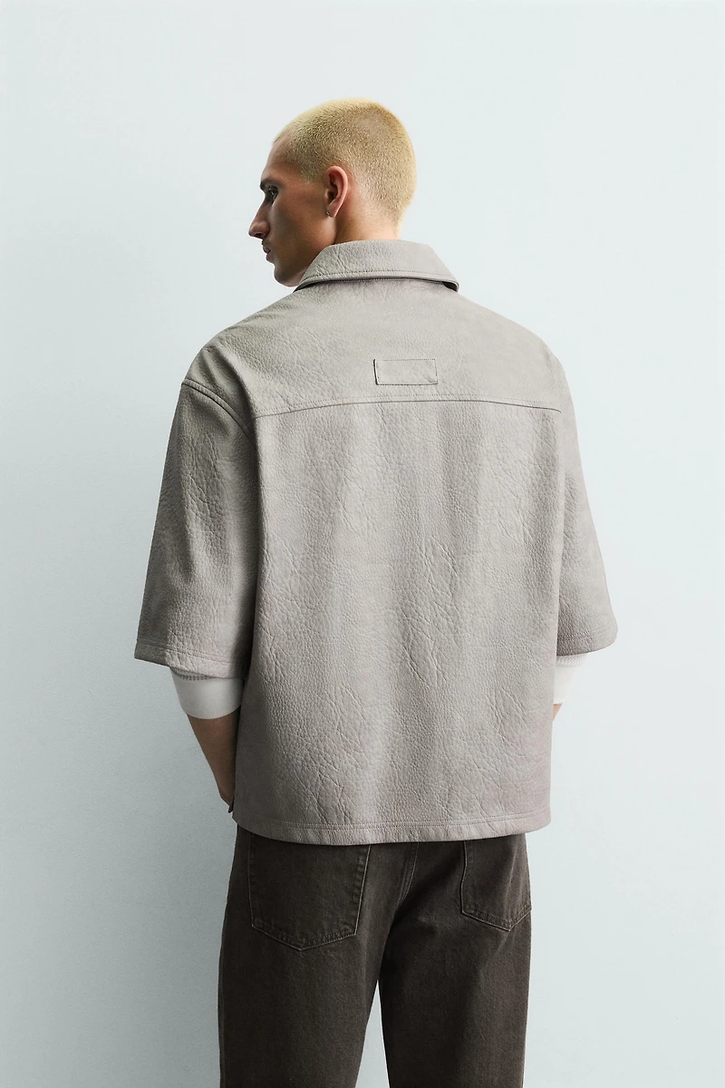 SURCHEMISE RELAXED FIT MATIÈRE SYNTHÉTIQUE