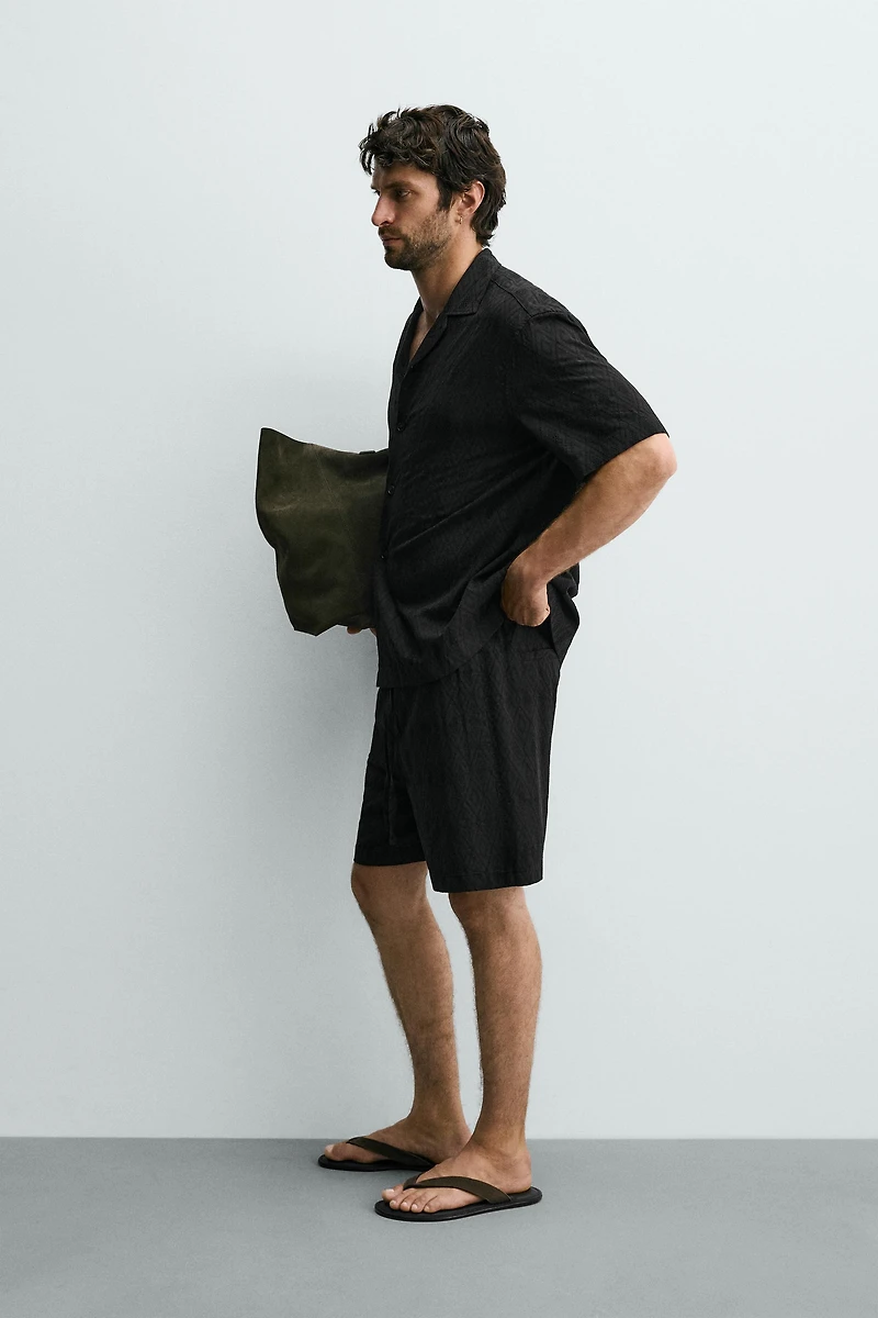 GEOMETRIC JACQUARD REGULAR FIT SHORTS
