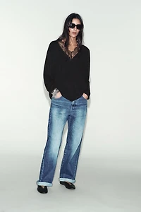 PULL EN MAILLE AVEC DENTELLE