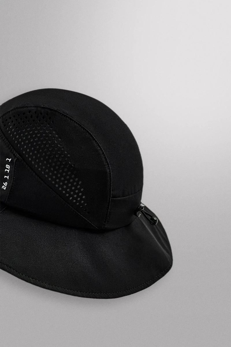 TECHNICAL BUCKET HAT