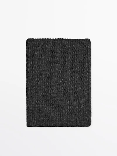 Ribbed 100% cashmere scarf
